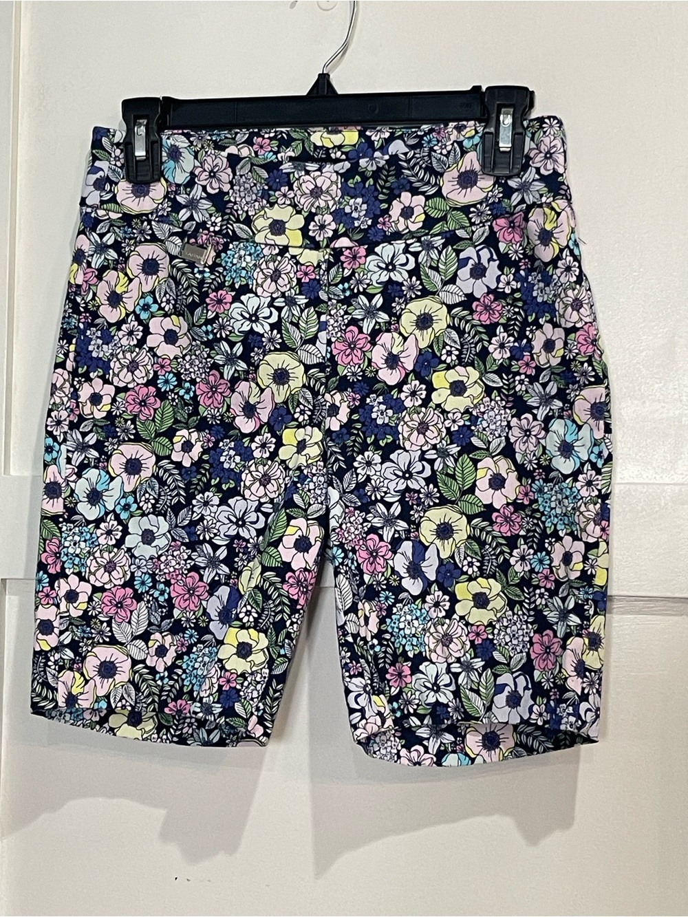 Women’s  Floral Performance Shorts in Navy Multi